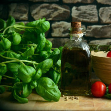 Tušíte, jakými zdravotními benefity bazalka disponuje?