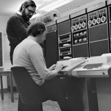 Pražské České vysoké učení technické se stalo místem, kde se začala psát internetová historie