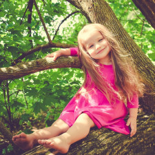 Melissa zůstala v rukou únoskyně, ale v životě alespoň netrpěla. Neměla ani tušení, že po ní skutečná rodina pátrá