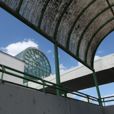 Ani slunce si tudy nenajde cestu...