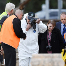 Tělo muže nalezeného na Someron Beach bylo před několika lety exhumováno kvůli odběru DNA, ničemu to ale nepomohlo