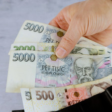 Rodiče si od příštího roku přijdou na víc peněz