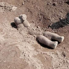 Pohřební rituál má tuto podobu