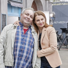 Lumír je zamilovaný až po uši. Těžko věřit, že se tak zkušený chlap nemohl odhodlat k prvnímu polibku