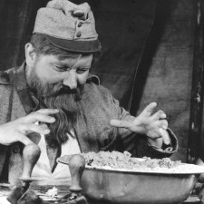 Ve filmu Poslušně hlásím si Milan Neděla zahrál ikonickou roli žrouta Balouna, pucfleka nadporučíka Lukáše