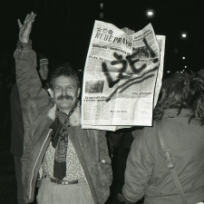 Až po revoluci lidé získávali odvahu sdělit veřejně svůj názor na žurnalistickou úroveň Rudého práva