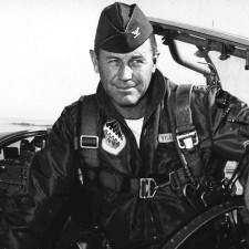 Yeager byl členem komise vyšetřující havárii raketoplánu Challenger v roce 1986