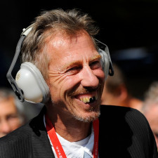 „Otík“ si ortézu nechal, má ji prý dodnes. Sluchátka musel vrátit, patřily studiu