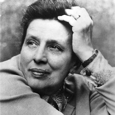 Všechny své role brala vážně a zodpovědně, a to jak na jevišti, tak v osobním životě, zapomínala jen sama na sebe