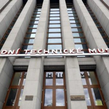 Technické muzeum vystavuje polarograf