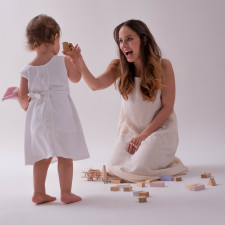 Herečka Ramba představuje šaty pro princezny