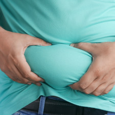 Obezita představuje extrémní zátěž pro naše klouby, proto mimo jiné přispívá i ke vzniku osteoartritidy