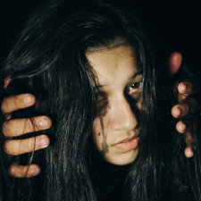 Žena žárlivého manžele neměla šanci na obranu. K smrti ji odsoudil nedostudovaný právník