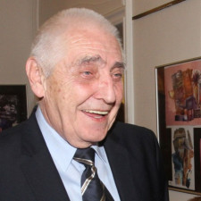 Doktor Radkin Honzák je psychiatr, publicista a vysokoškolský pedagog