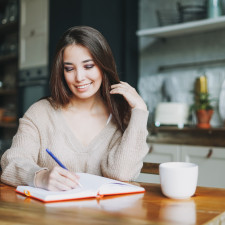 Se zvýšenou produkcí hormonů štěstí vám pomůže mimo jiné i pravidelné zapisování tří věcí, za které jste vděční