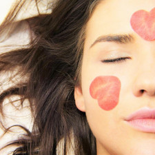 Papilomy mohou vyděsit, ale většinou je možné se jich zbavit i přírodními metodami...