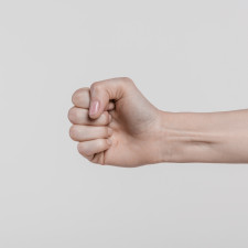 Kolik jídla a v jakém poměru byste si měli nandat na talíř, odhadnete jednoduše pomocí pěsti