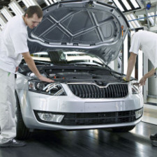 Problémy mají automobilky po celém světě, včetně Škodovky