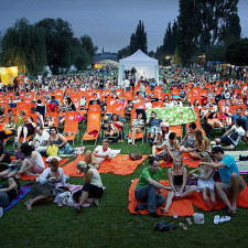 Do Žlutých lázní na mainstreamové filmy