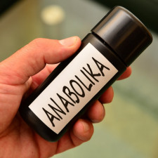 V minulosti se podávala i zvířatům, působí na ně stejně jako na lidi