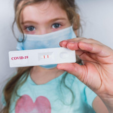 Testování ve školách drahými čínskými testy, které mají jen nevalnou spolehlivost, není správná cesta