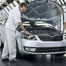 Automobilka se chce co nejrychleji přiblížit Tesle