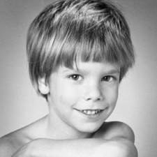 Chlapec měl dobré zázemí, otec byl fotograf, a tak jeho snímek mohl doslova obletět svět