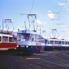 Tramvaj T3SUCS kdysi brázdila pražské ulice s reklamou British Airways