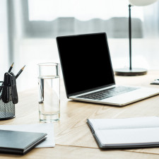 Je ideální mít vodu neustále po ruce, snižuje se tak pravděpodobnost, že na ni zapomenete