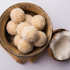 Připravte si lahodné mrkvové kuličky obalené v kokosu
