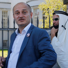 Konvička je potomkem českého otce a řecké matky – uprchlice z prokomunistické skupiny ELAS v době řecké občanské války