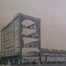 Řez obchodním domem na Letné přináší zajímavý pohled na uspořádání jednotlivých budov.