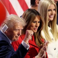 Několik dní poté, co přežil pokus o atentát, získal Trump formální nominaci na republikánského prezidentského kandidáta a jako kandidáta zvolil amerického senátora z Ohia J. D. Vance