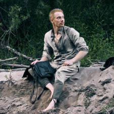 Původně znamenalo slovo „tramp“ loď bez pravidelného jízdního řádu, vozící zboží, případně náhodné cestující z přístavu do přístavu podle přání majitelů