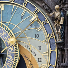 Ciferník orloje se musel znovu přemalovat