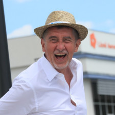 Komu neustálý chaos vyhovuje?