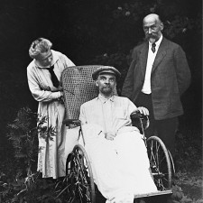 Poslední známá fotografie nemocného Vladimíra Iljiče Lenina