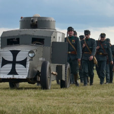 Do války odešla často většina mužů z rodiny, doma zůstaly jen ženy a děti