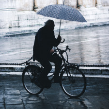 Tropické teploty nás tento týden nečekají. Je čas vyrazit na kolo beze strachu, že si přivodíte úžeh