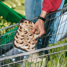 Houby nikdy neskladujte v jejich původním obalu
