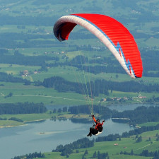 Na paraglidu do devíti kilometrů a zpět na zem - to se podaří jen zázrakem