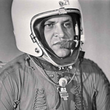 Americký pilot Powers byl sestřelen ve špionážním letounu U-2