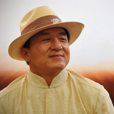 Jackie Chan se vypracoval od základů. Jeho syn musí jít stejnou cestou