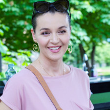 Ve druhém ročníku střední školy se Iva Kubelková přihlásila do soutěže Miss ČR a stala se první ViceMiss roku 1996