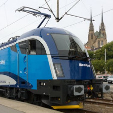 Stroj řady 1216 ÖBB v Brně jako vozidlo pro expresy Railjet
