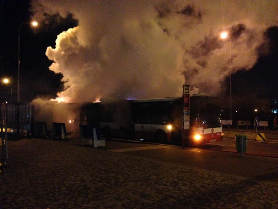 Po požárech autobusů v Letňanech stahuje dopravní podnik autobusy typu City Bus