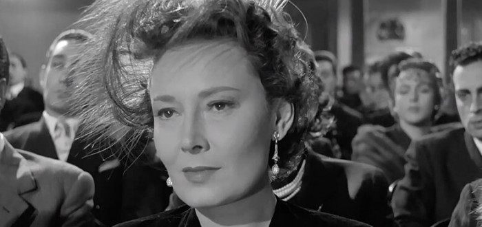 Lída Baarová zazářila v mnoha filmech – třeba ve snímku Panenství nebo Dívka v modrém. V padesátých letech, kdy její sláva upadala, si zahrála ve filmu Soucit s padlými (Pietà per chi cade)